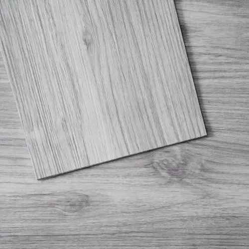 VEVOR zelfklevende vinylvloertegels, 91 x 15 cm, verpakking van 20, 0,6 cm dik, zelfklevend, lichtgrijze houtnerf, doe-het-zelfvloeren voor keuken, eetkamer, slaapkamer en badkamer